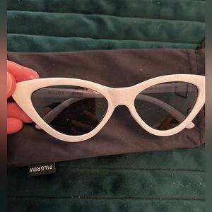 Women’s white cat style sunglasses NWOT